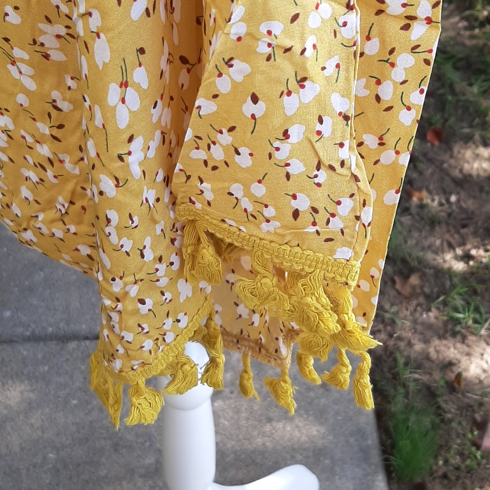 LAST 1! 💛 Yellow Boho Tassel Top - Picture 8 of 11